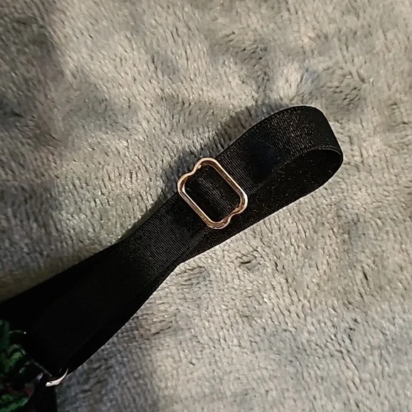 NWT Victoria's Secret flower print v-string thong - Picture 2 of 5